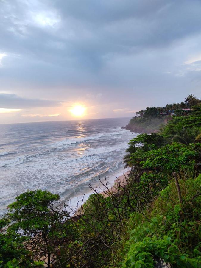 Sea Wings Hotel Varkala Bagian luar foto